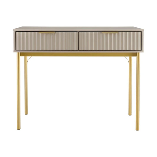 Evie Dresser