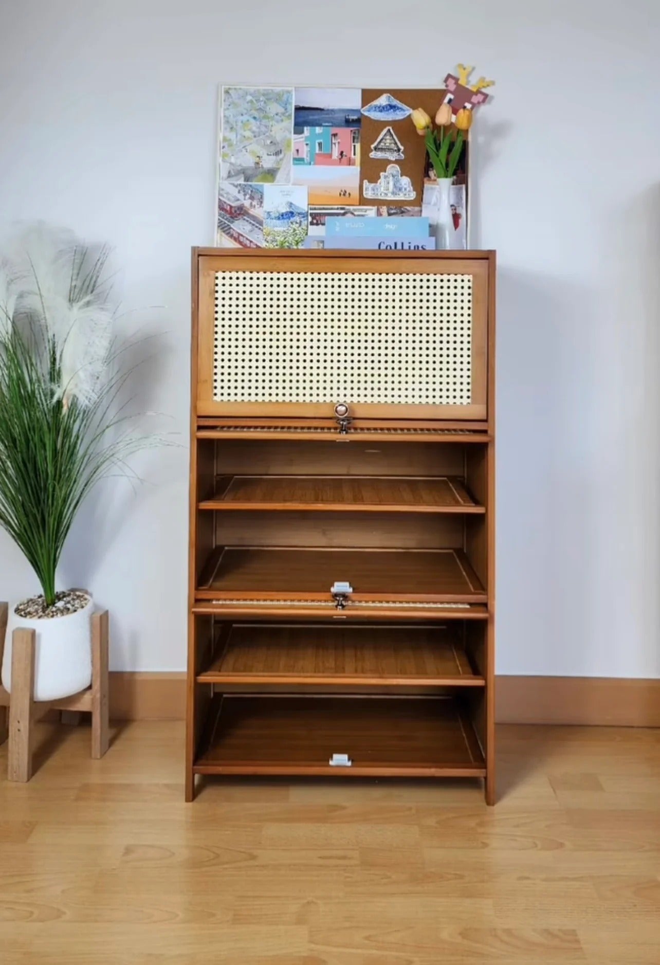 Elven Shoe Rack