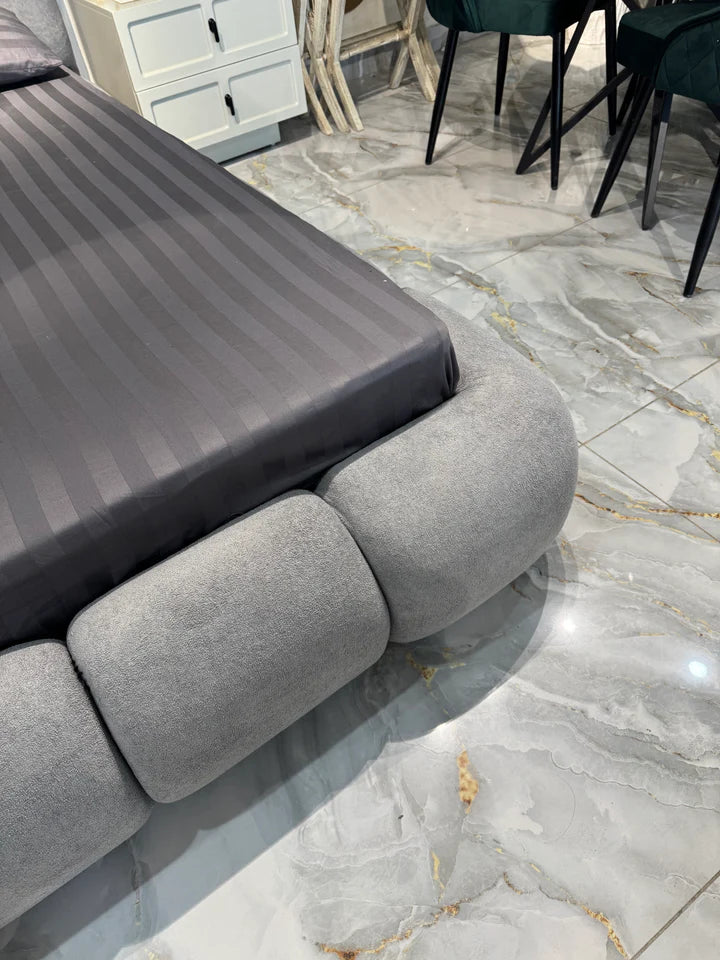 Cielo Bouclé Bed