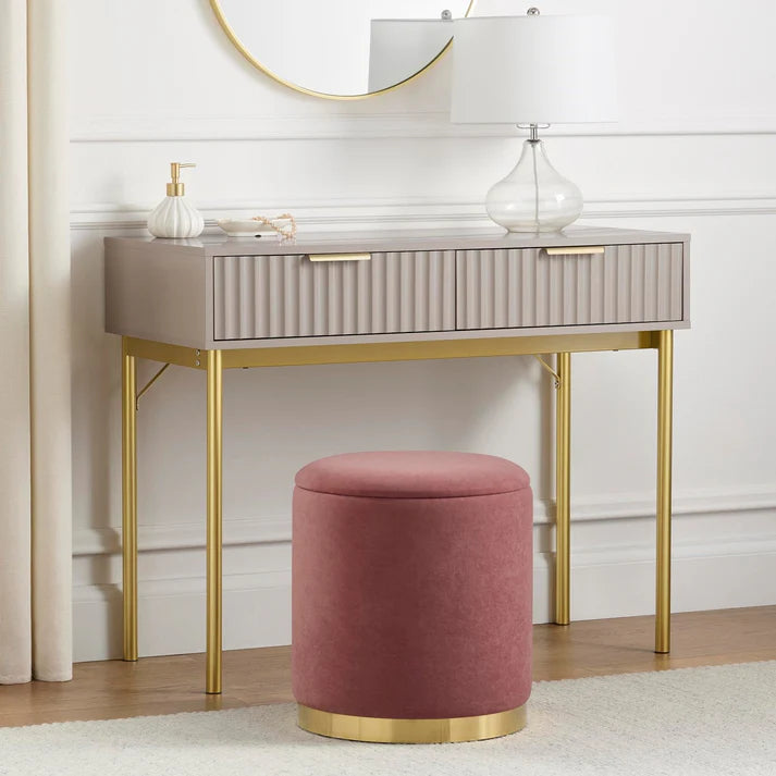 Evie Dresser