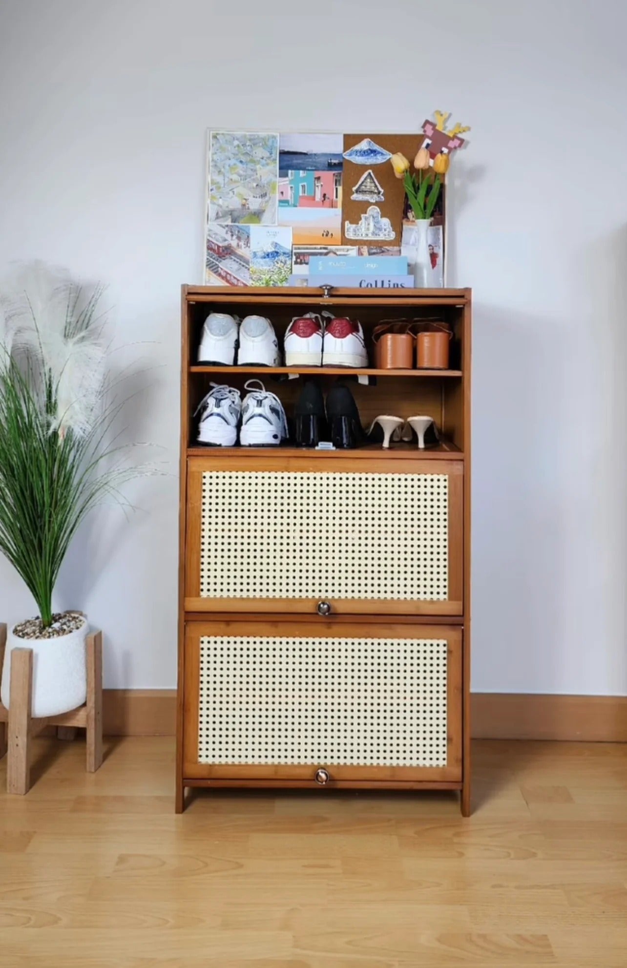Elven Shoe Rack